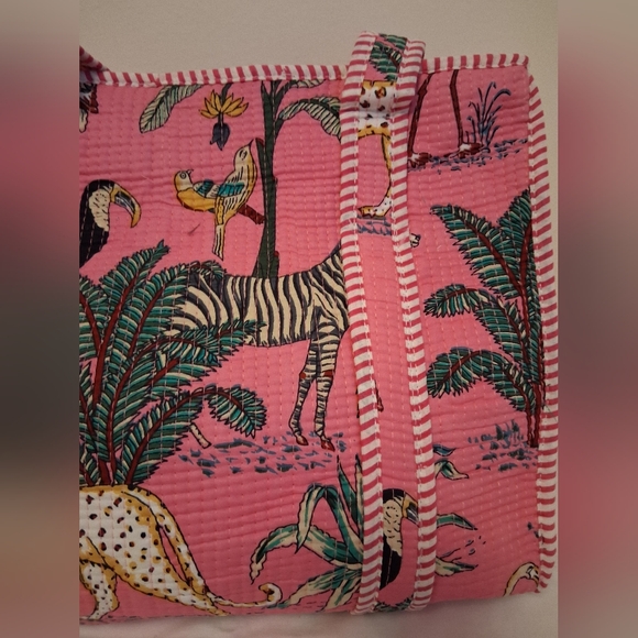 PINK TROPICAL PRINT TOTE BAG - Picture 11 of 16